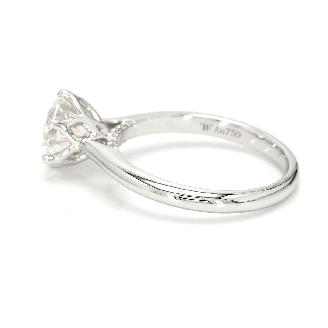 18K 1.5ct Round  Shaped Audrey Ring White Frame 3