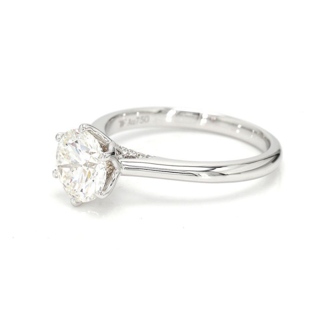 18K 1.5ct Round  Shaped Audrey Ring White Frame 12