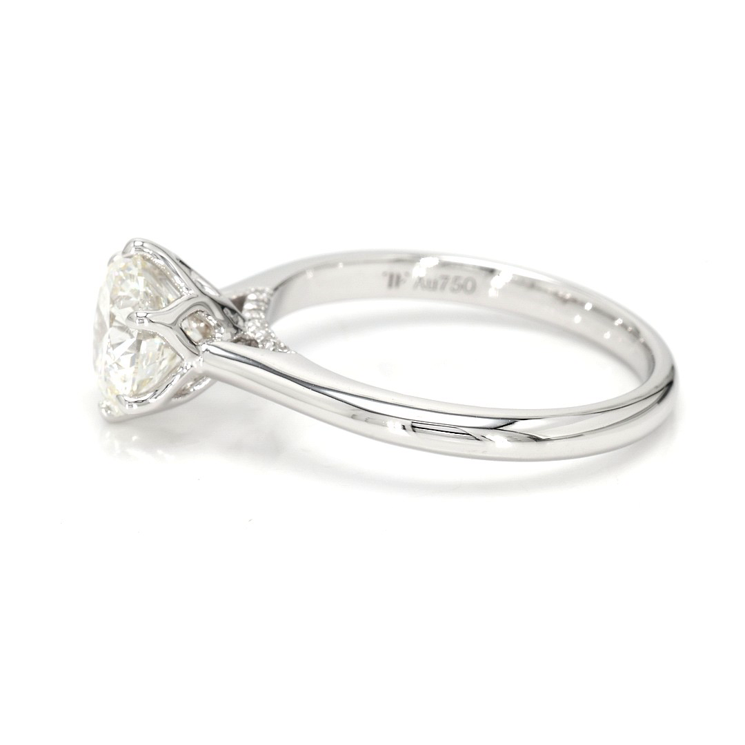 18K 1.5ct Round  Shaped Audrey Ring White Frame 13