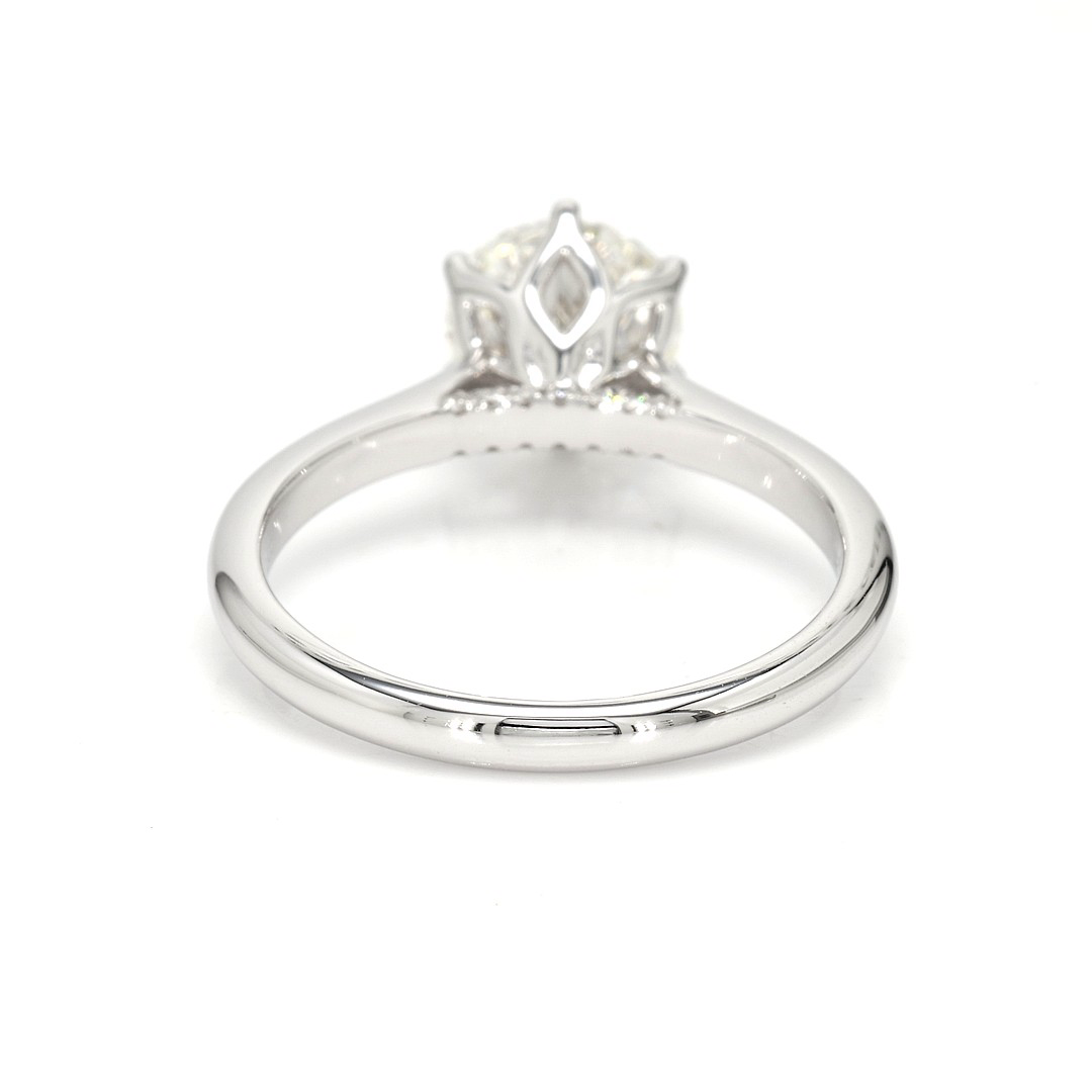 18K 1.5ct Round  Shaped Audrey Ring White Frame 16