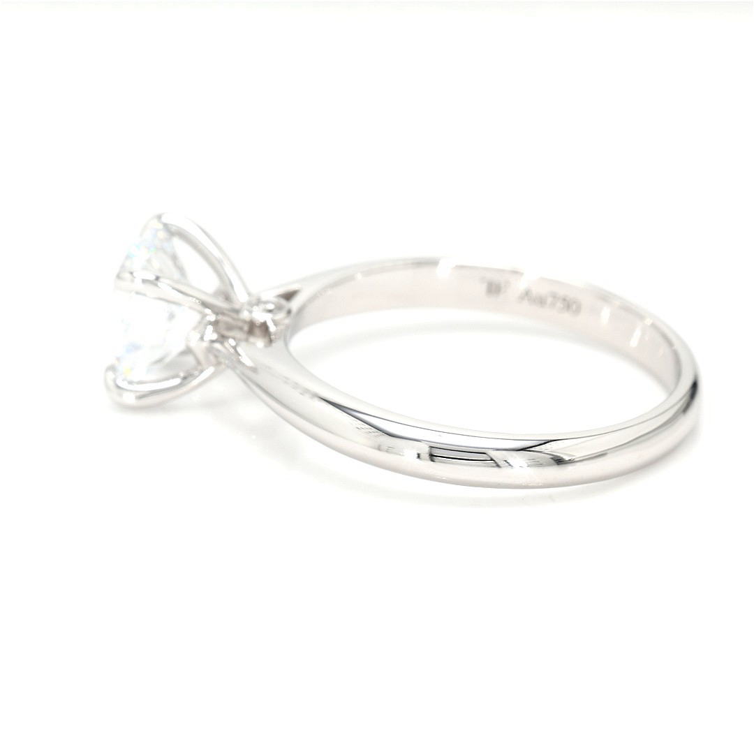 18K 1.5ct E VS1  Round  Shaped Lucia White Frame 3