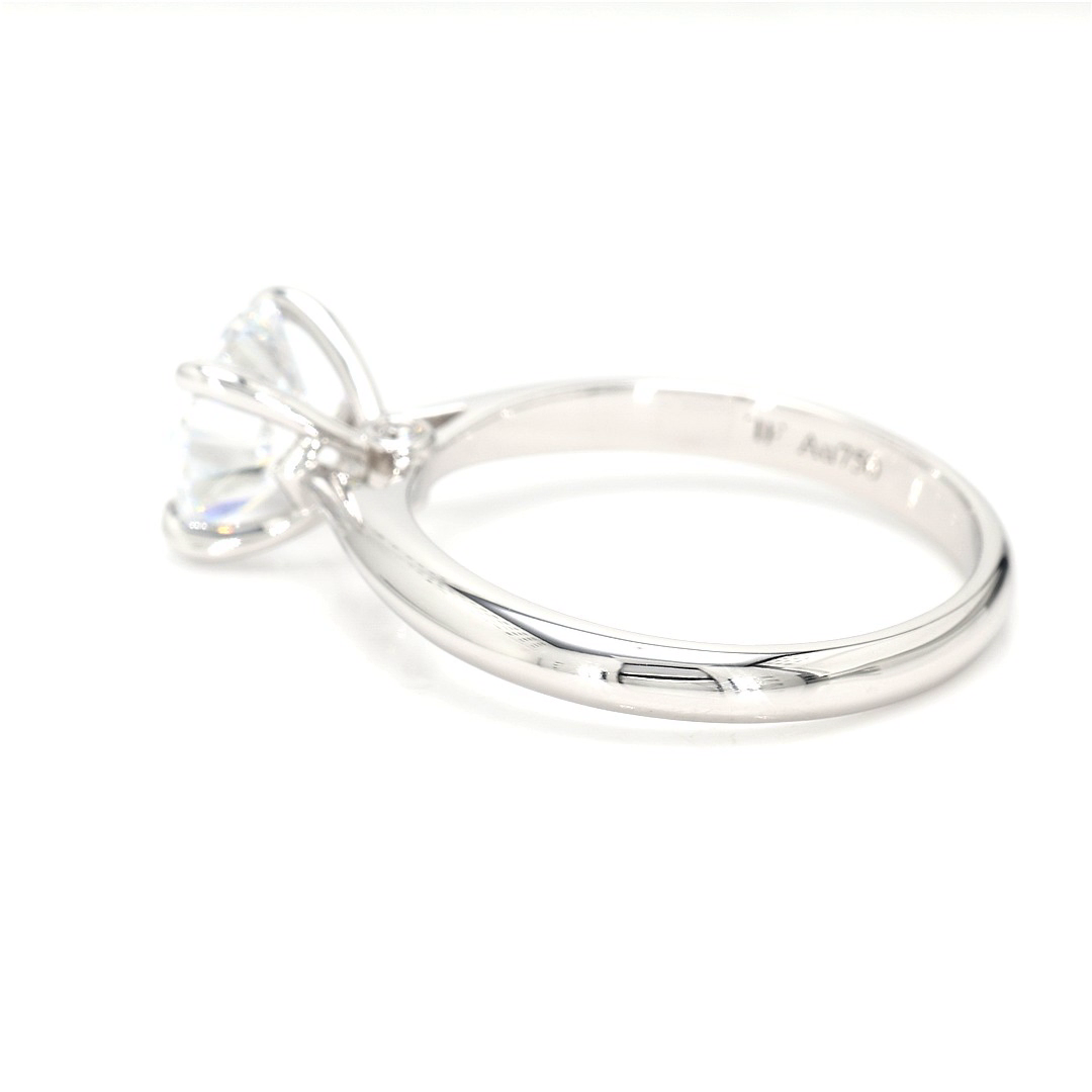 18K 1.5ct E VS1  Round  Shaped Lucia White Frame 14