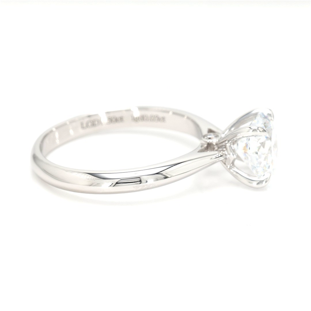 18K 1.5ct E VS1  Round  Shaped Lucia White Frame 19