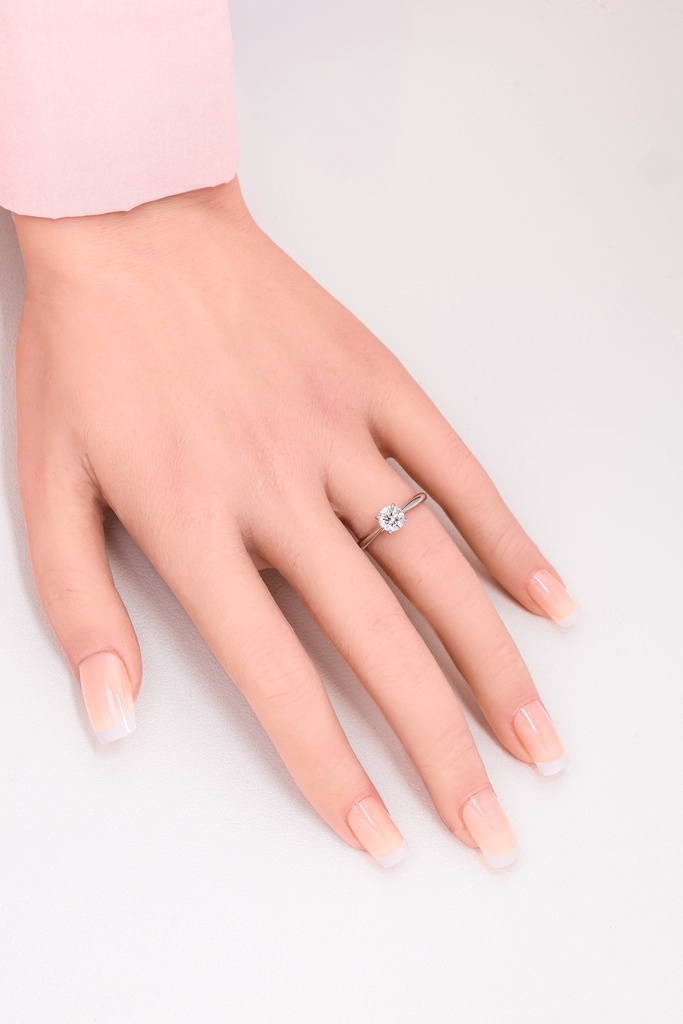 18K 0.74ct Round  Shaped Florence Ring White