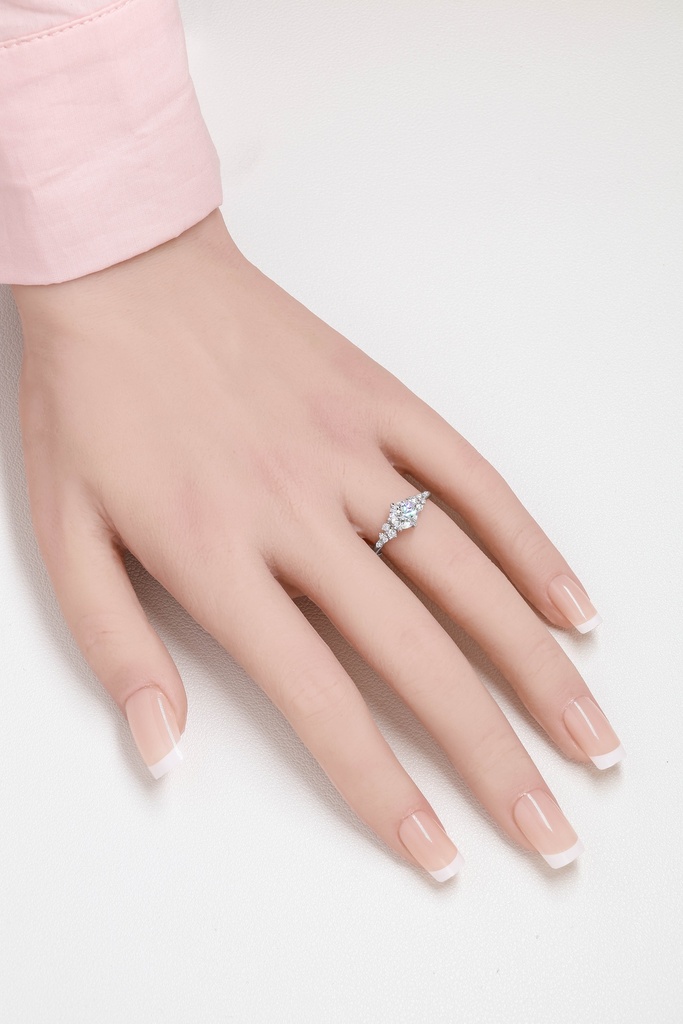 18K 0.92ct Round Shaped Sophie Ring White