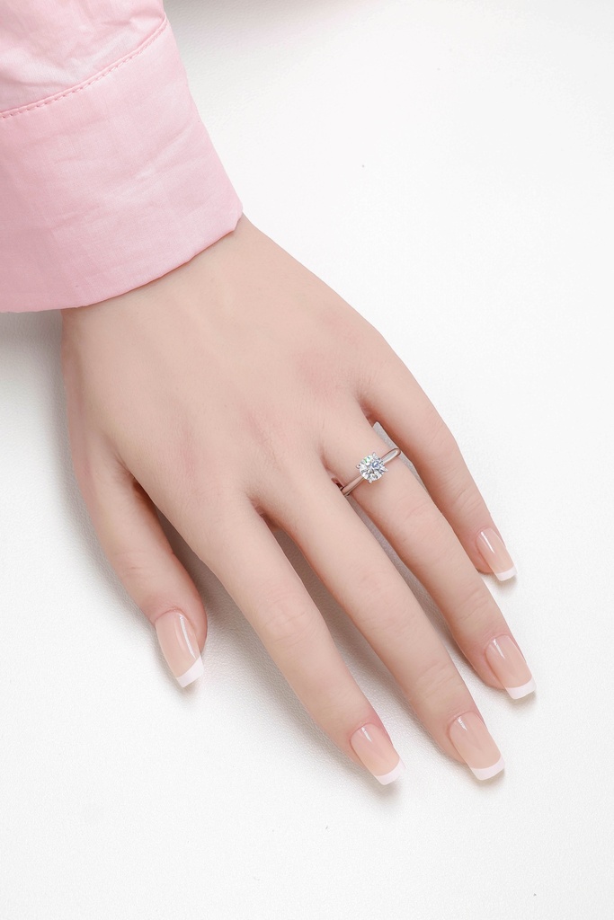 18K 1.03ct Round  Shaped Alice Ring White