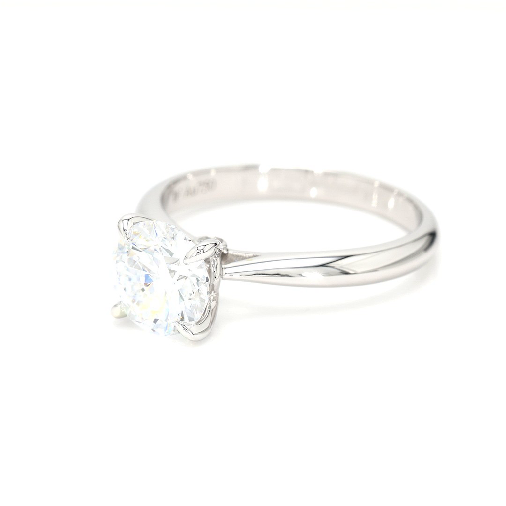 18K 1.5ct E VS1  Round  Shaped Lucia White