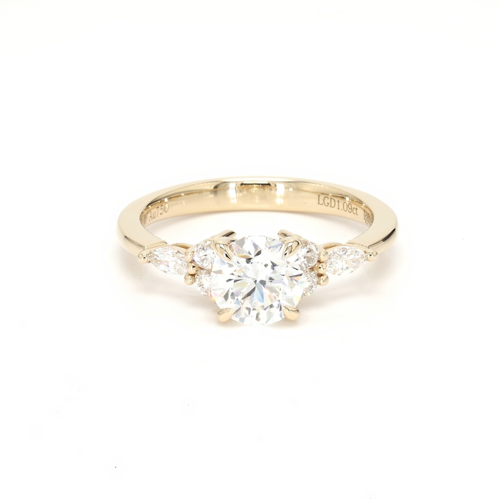 18K 1.09ct Round Shaped Noelle Ring