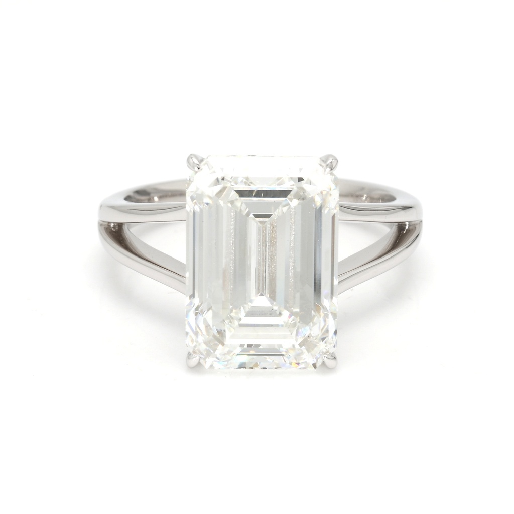18K 7.14ct Emerald Shaped Christine Ring