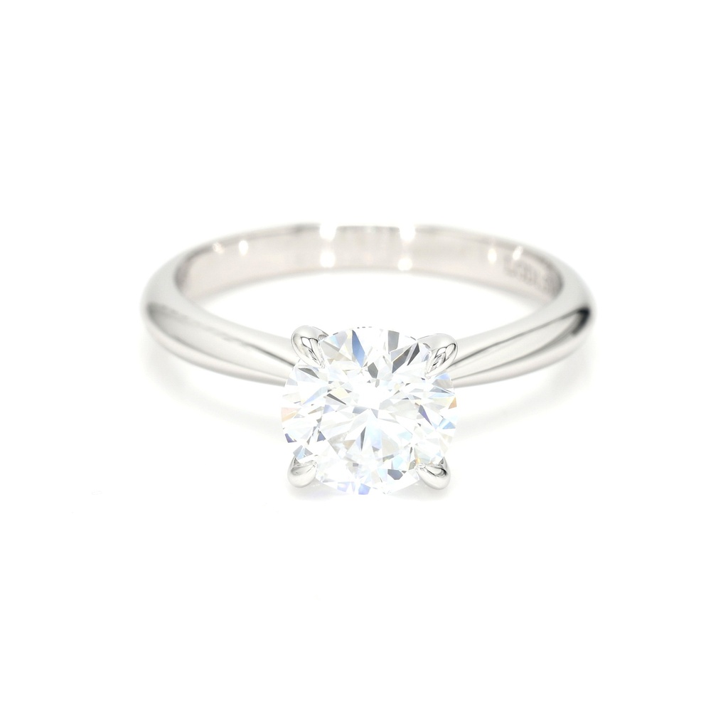 18K 1.5ct E VS1  Round  Shaped Lucia